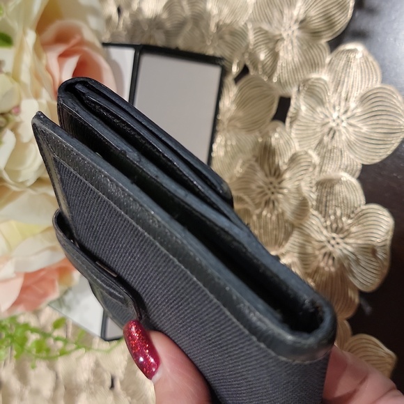 Authentic Gucci wallet - Picture 3 of 11